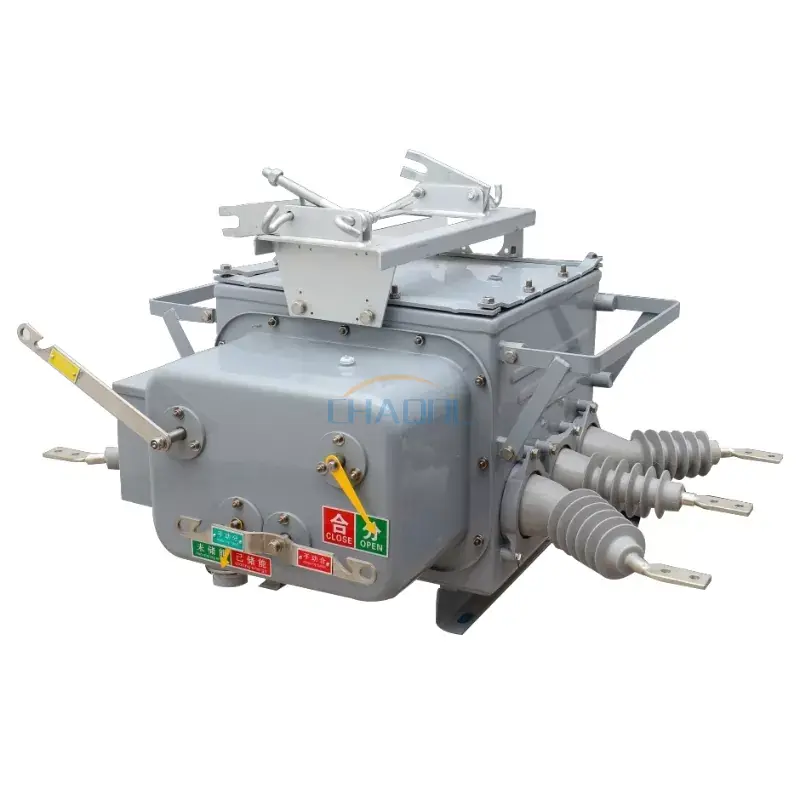 Interruttore automatico montato su palo esterno da 12 KV